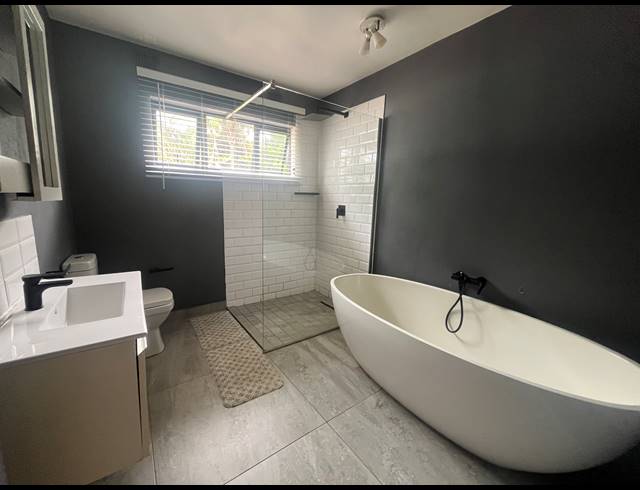 7 BEDROOM HOUSE FOR SALE IN BALLITO CENTRAL
